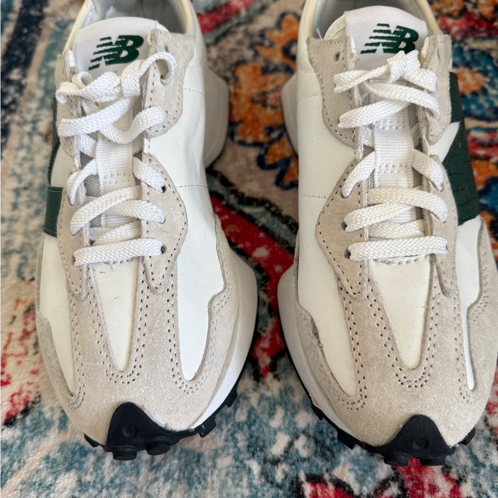 New Balance 327 like new 
White and Beige Athletic Sneakers